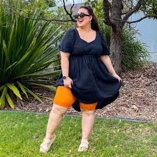 clothes for curvy women