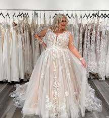 plus size wedding outfits